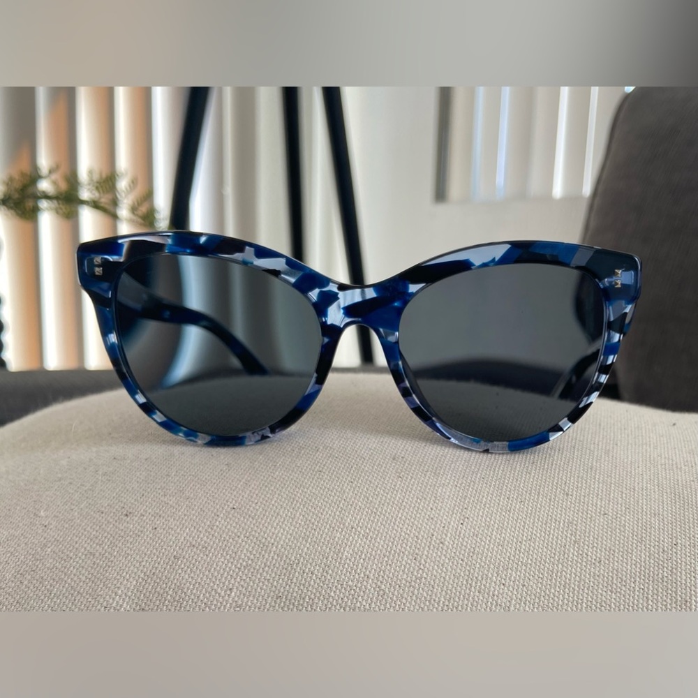 🔥REDUCED LOW PRICE🔥SEXY GLASSES Valentino Authentic SUN Prescription Lenses
